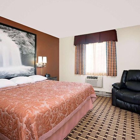 Super 8 By Wyndham Ashland Hotel Buitenkant foto