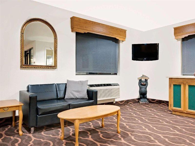 Super 8 By Wyndham Ashland Hotel Buitenkant foto