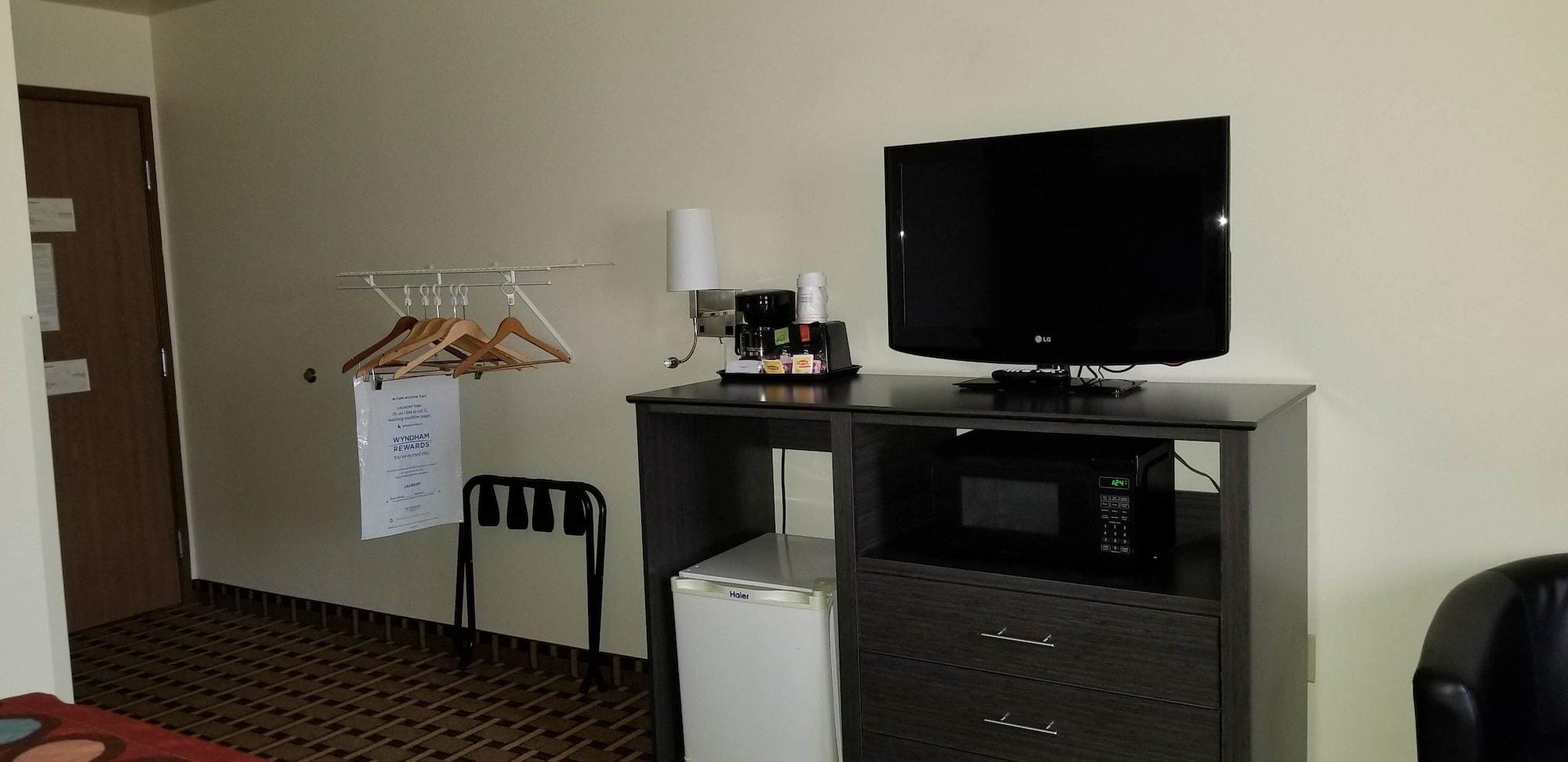 Super 8 By Wyndham Ashland Hotel Buitenkant foto