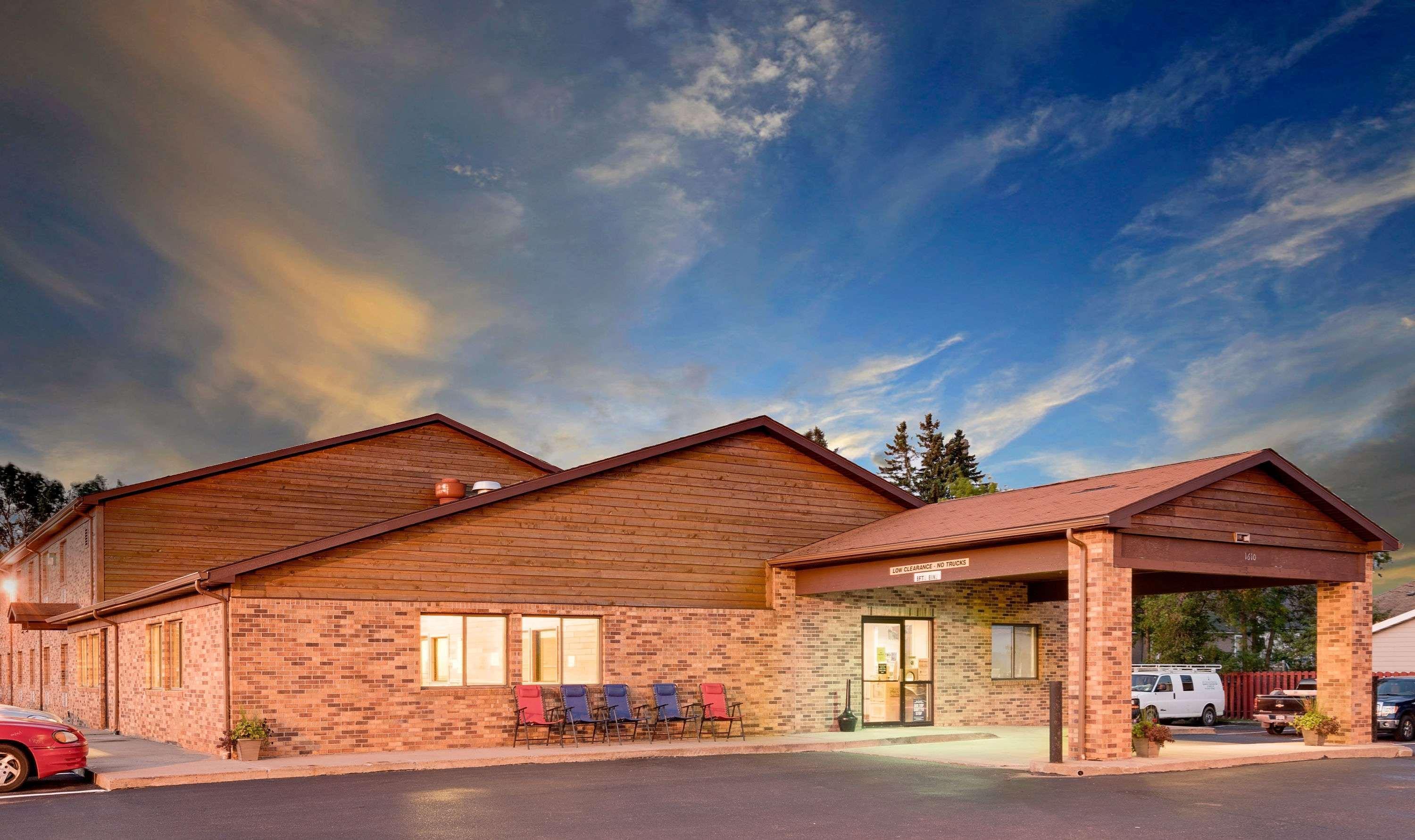 Super 8 By Wyndham Ashland Hotel Buitenkant foto
