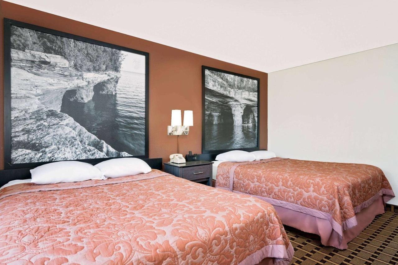 Super 8 By Wyndham Ashland Hotel Buitenkant foto