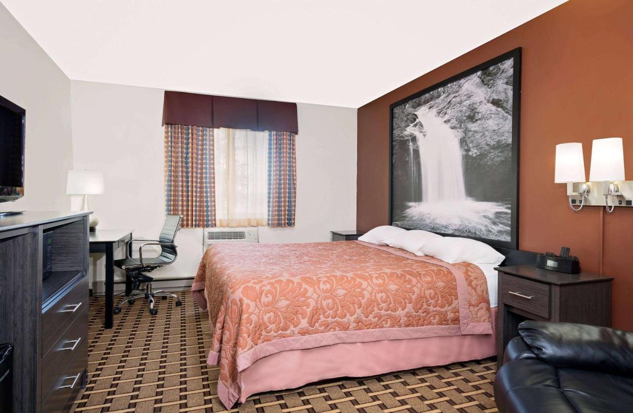 Super 8 By Wyndham Ashland Hotel Buitenkant foto
