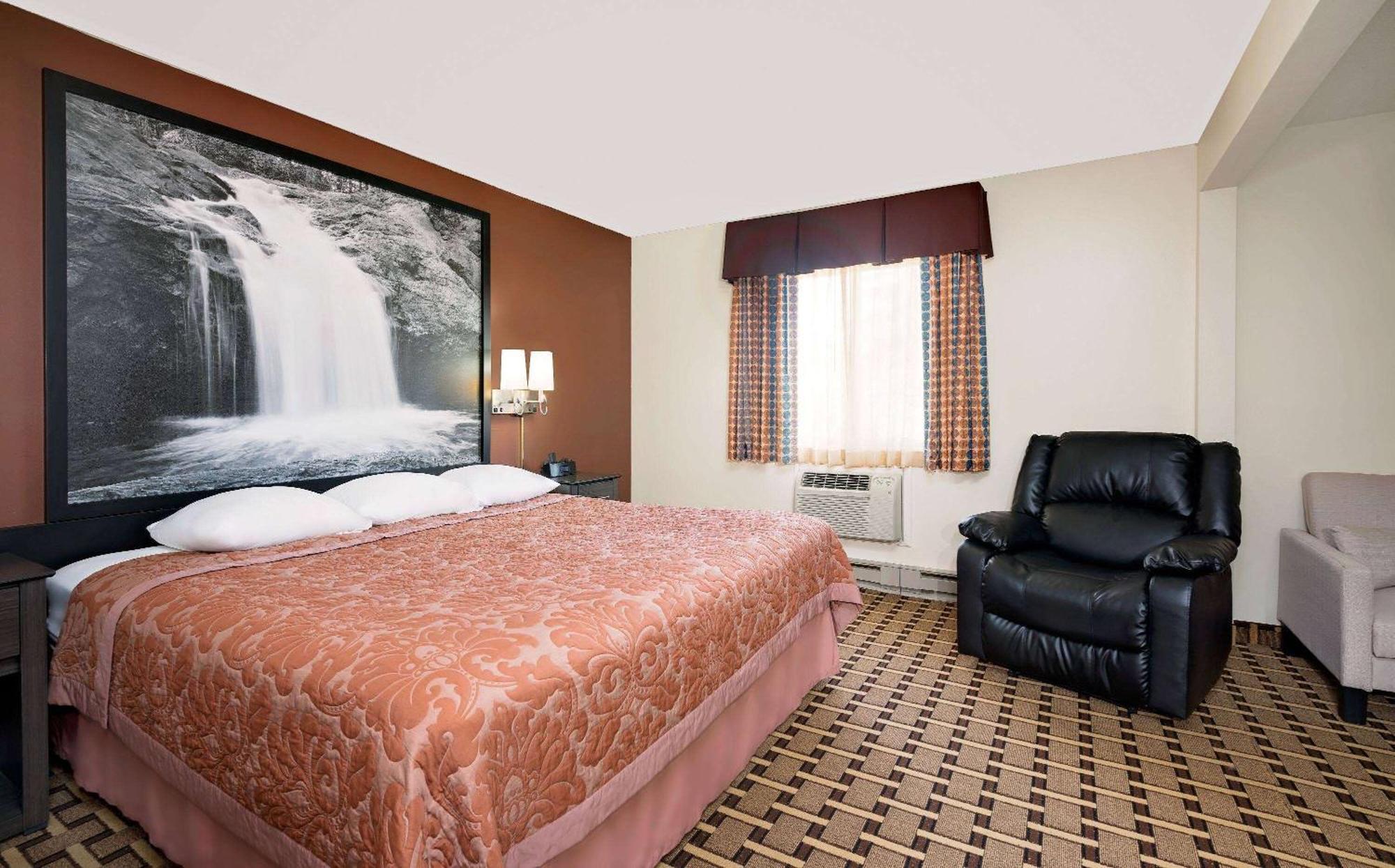 Super 8 By Wyndham Ashland Hotel Buitenkant foto
