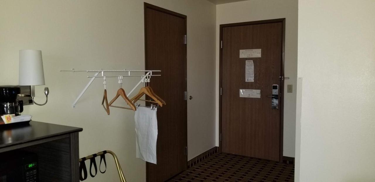 Super 8 By Wyndham Ashland Hotel Buitenkant foto